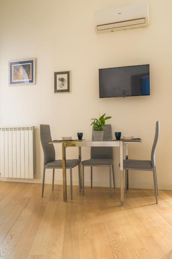4 Giornate Apartment เนเปิลส์ ภายนอก รูปภาพ